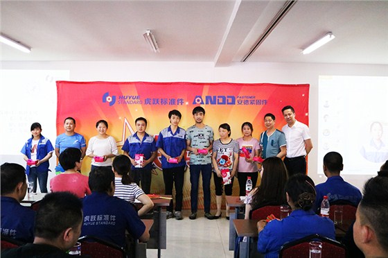 这群螺丝哥螺丝姐开会的时候竟然做出这样的事情5 这群螺丝哥螺丝姐开会的时候竟然做出这样的事情5