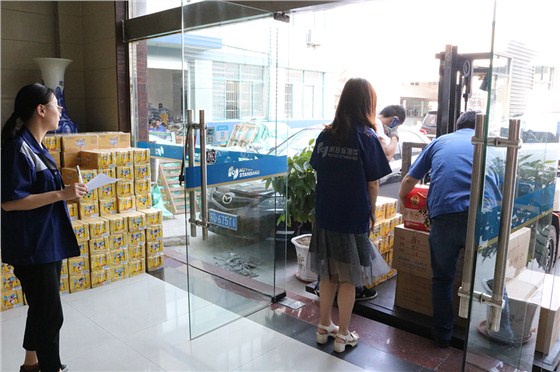 端午来临福利多多，螺丝哥姐们请大家吃粽子啰 (22)