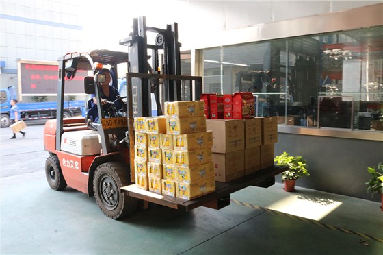 端午来临福利多多，螺丝哥姐们请大家吃粽子啰 (23)