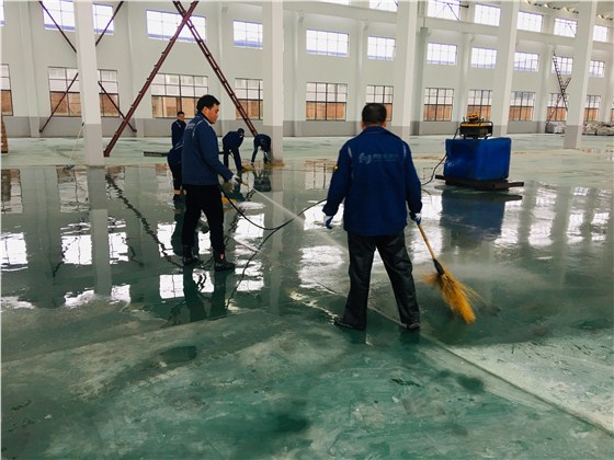 寒冷的风，冰冷的雨，以及将至的雪，无法阻挡我们的热情！团队的力量、温暖的川菜给与我们不断的动力！