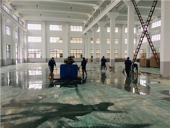 寒冷的风，冰冷的雨，以及将至的雪，无法阻挡我们的热情！团队的力量、温暖的川菜给与我们不断的动力！