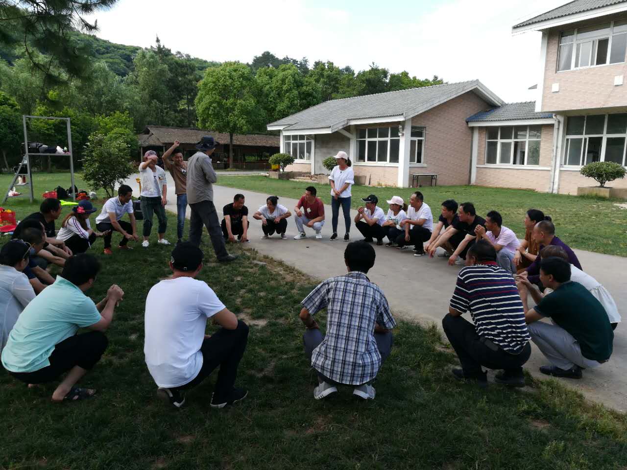 你认为制造行业一线工人只是单单埋头苦干就行？这家螺丝厂告诉你一线员工该如何发展！ (7)