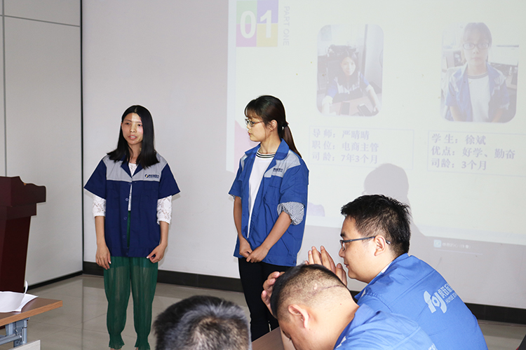 师徒关系从很多年前就有了，这家螺丝厂的拜师仪式可真是别出心裁 (5)