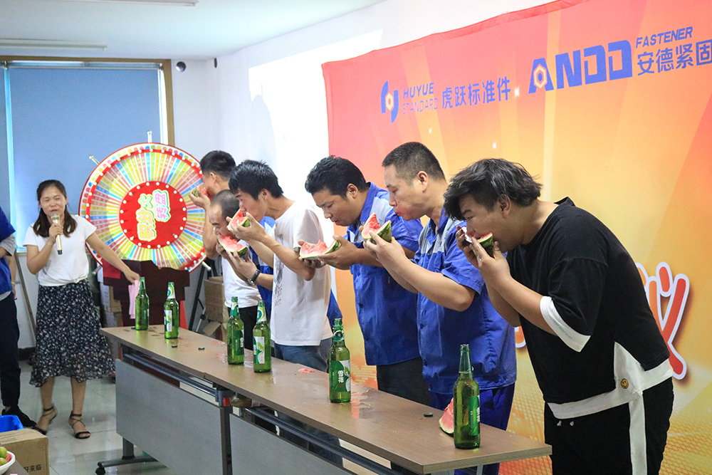 螺丝厂家真会玩，会议开出新高度 (21)